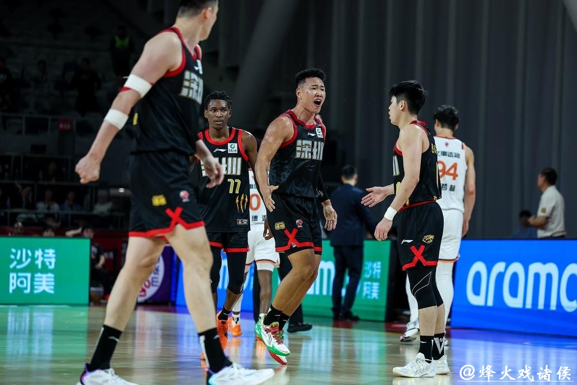终结上海9连胜！CBA常规赛，深圳主场战胜上海